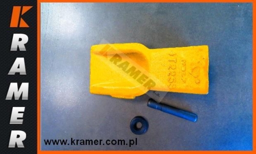 Ząb CAT J250 ładowarkowy do łyżki o ogrubości lemiesza ok 25mm; Nr.kat.- 4T2253/ D207AFU; Współpr. z adapterami- 1U1254/ MV241FU/ E311; Sworzeń- 8E6258/ MV215.1; Zabezpieczenie - 8E6259/ 1330699; Tooth/ zahn/ Tip/ Diente/ ЗУБ, Зубья.