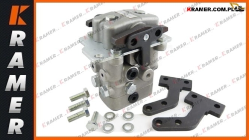 702-16-04250 Rozdzielacz jazdy  KOMATSU PC160-7  PC160LC-7  PC200-7  PC200-8  PC210-7   PC210-8  PC220-8   PC270-8  PC300-7  PC300-8  PC400-7  PC450-7 Hydraulic control pilot Valve Pusher / Пилотный клапан