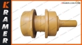 593-14-0009 Rolka podtrzymująca DRESSTA TD25M TD25R SB60 Top roller / Верхний поддерживающий ролик / Tragrolle/  rouleaux supérieurs / görgők / carrier roller / Ylärullat /Överrullar / topprulle / Horní rolna / Rola de sustinere /