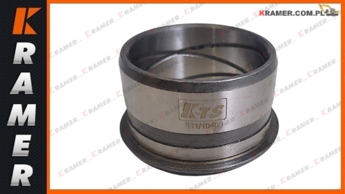 831/10409 831/10386 Tuleja JCB 406 406SV 406T4 407 407SV 407T4 z kołnierzem Bushing / втулка / bague / cojinete / púzdro / pouzdro / persely / bucsa / bucșă / bussning / Buchse/
