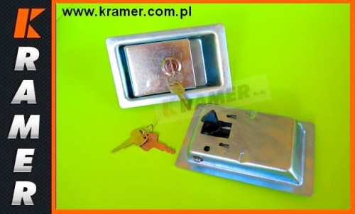 Zamek pokrywy bocznej koparki SUMITOMO SH  000004686 ; Side cover lock/ Seitendeckelschloss/ Замок боковой крышки/  Serratura coperchio Laterale/ Serrure de capot latéral.